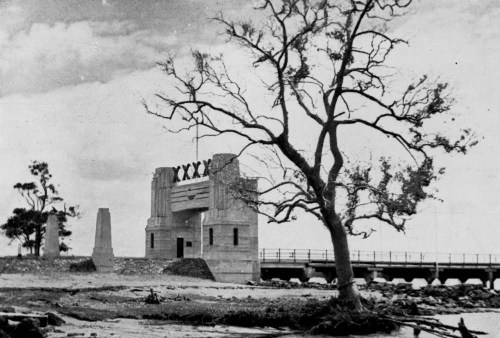 Entrance to the Hornibrook Highway from Sandgate Brisbane 1939-2